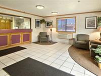 Фото Super 8 by Wyndham Dunbar/Charleston Area