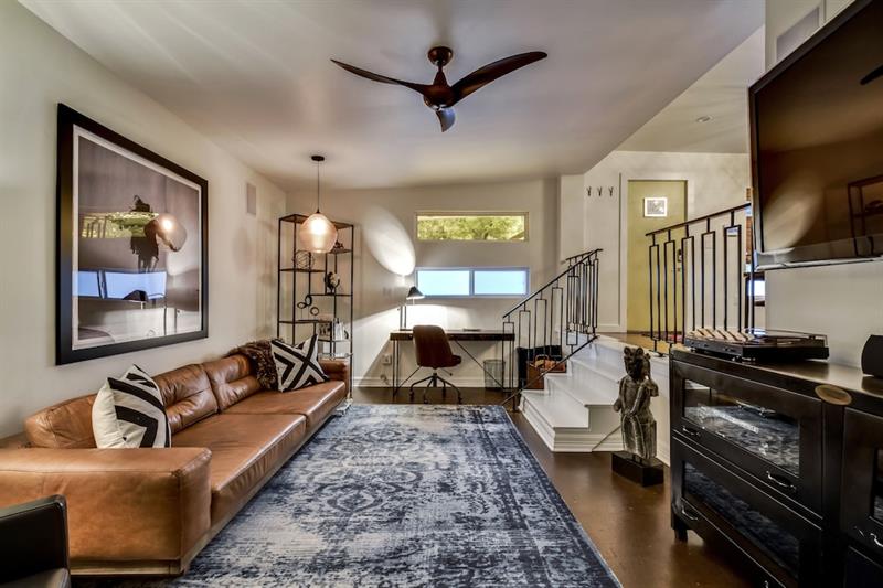 Фото The Eastside Lodge Austin