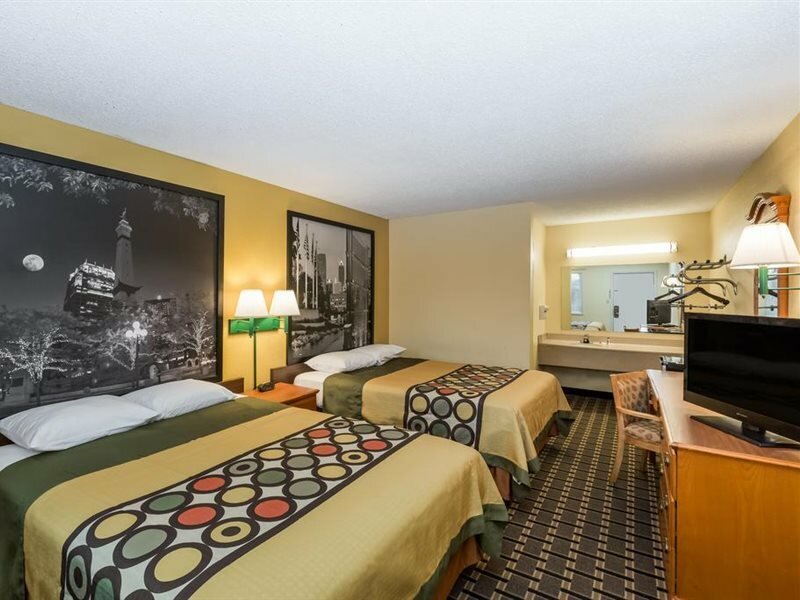 Фото Super 8 by Wyndham Indianapolis
