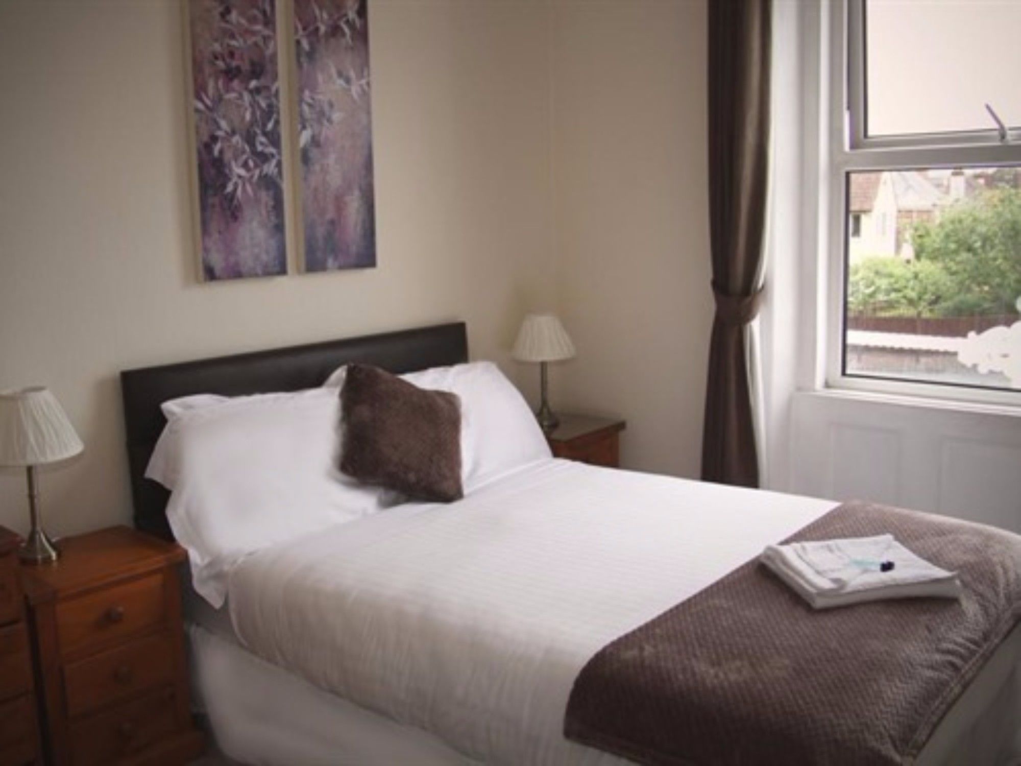 Фото Lowdens Guest House