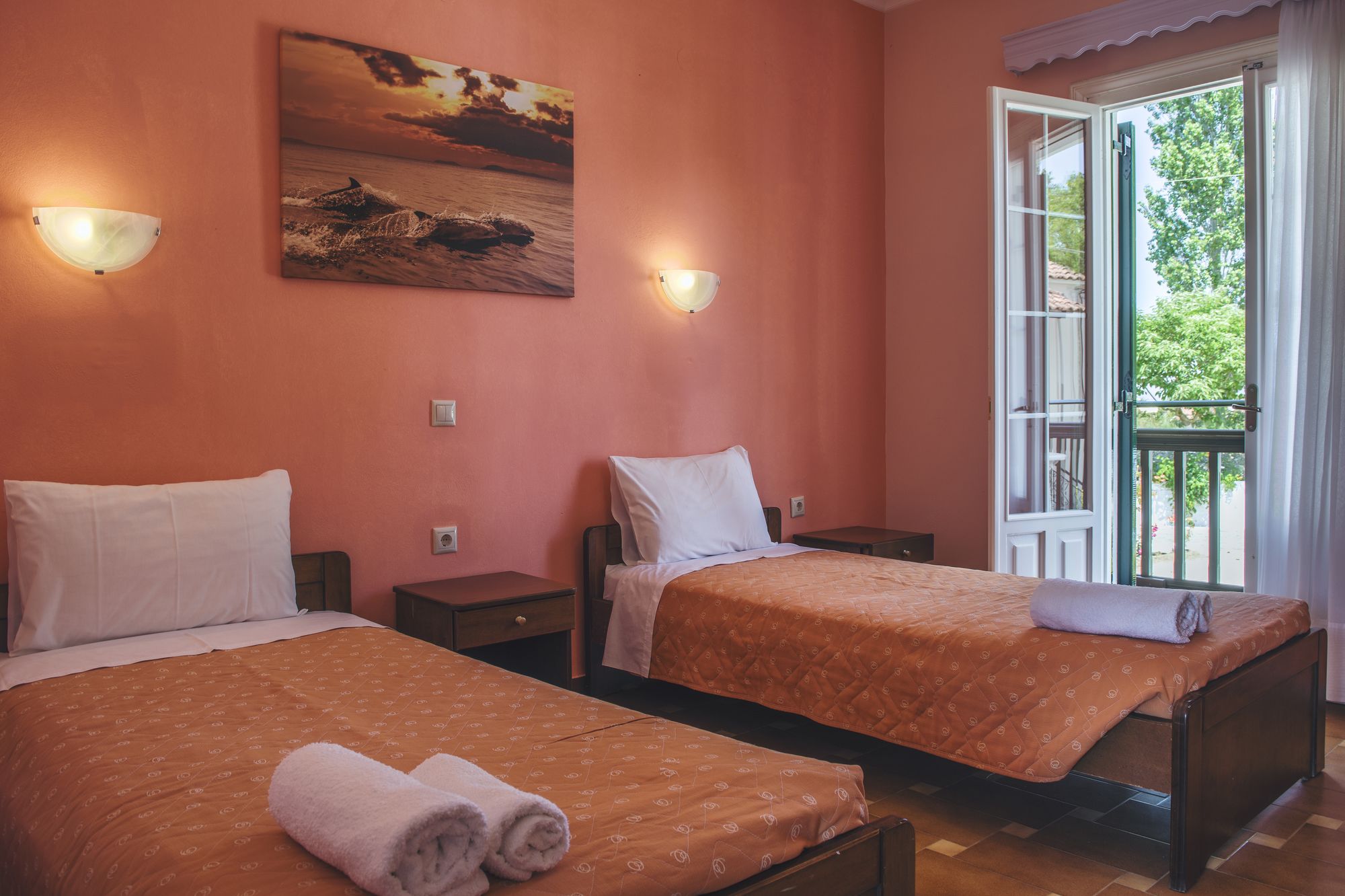 Фото Potamos Apartments