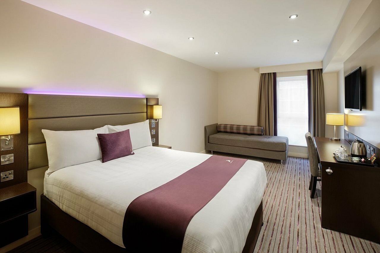 Фото Premier Inn Southampton Airport Hotel