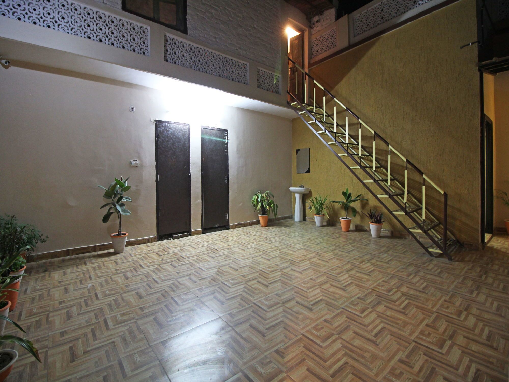 Фото Oyo 4715 Kk Residency