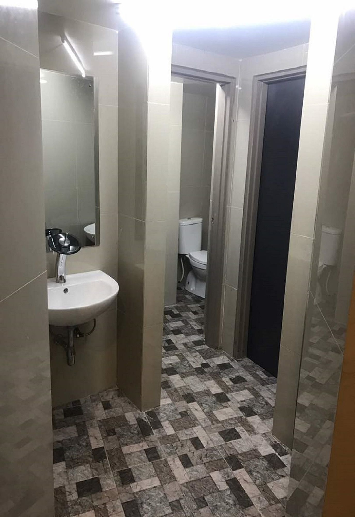 Фото Step Inn Too - Hostel