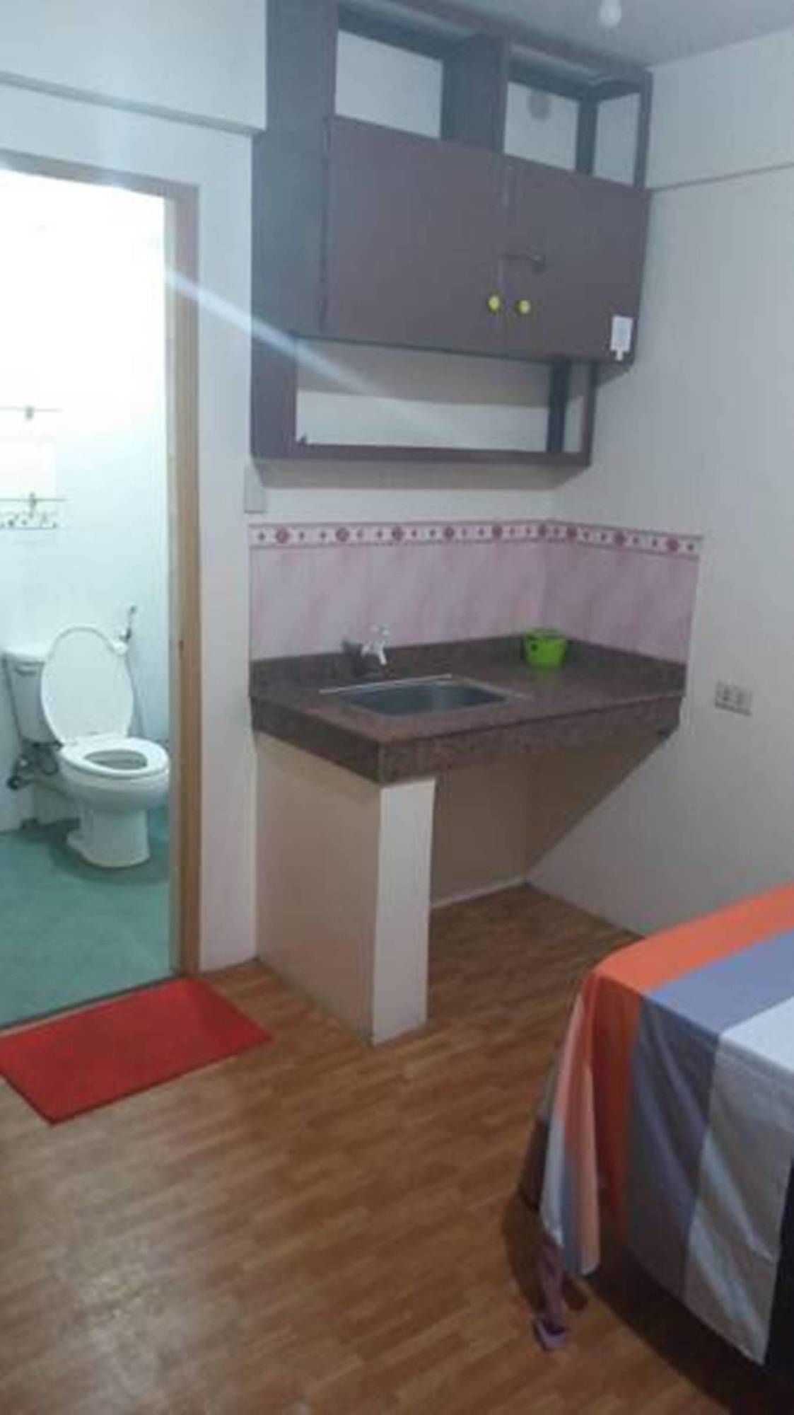 Фото Budget Studio Unit in Makati