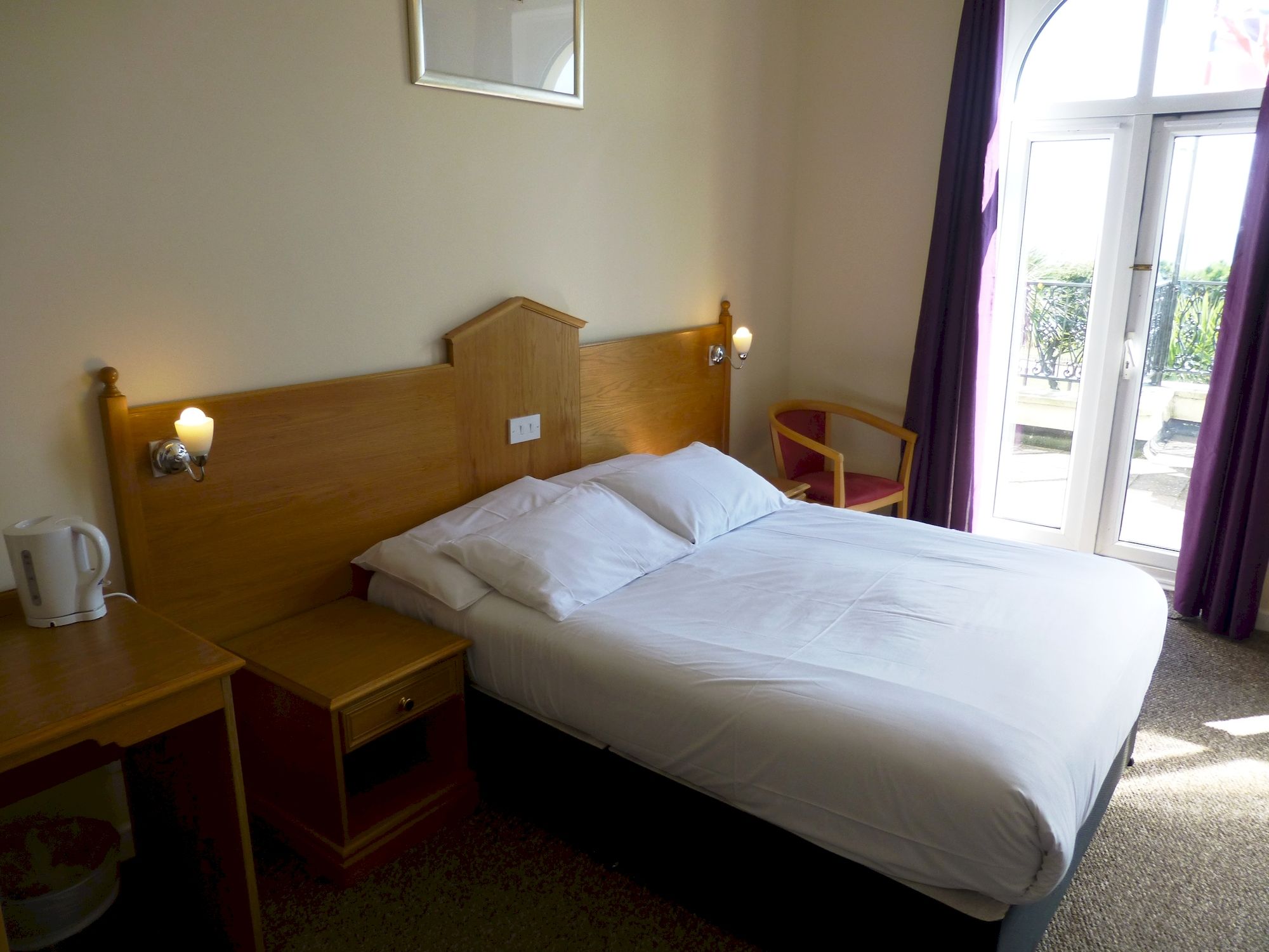 Фото Esplanade Hotel