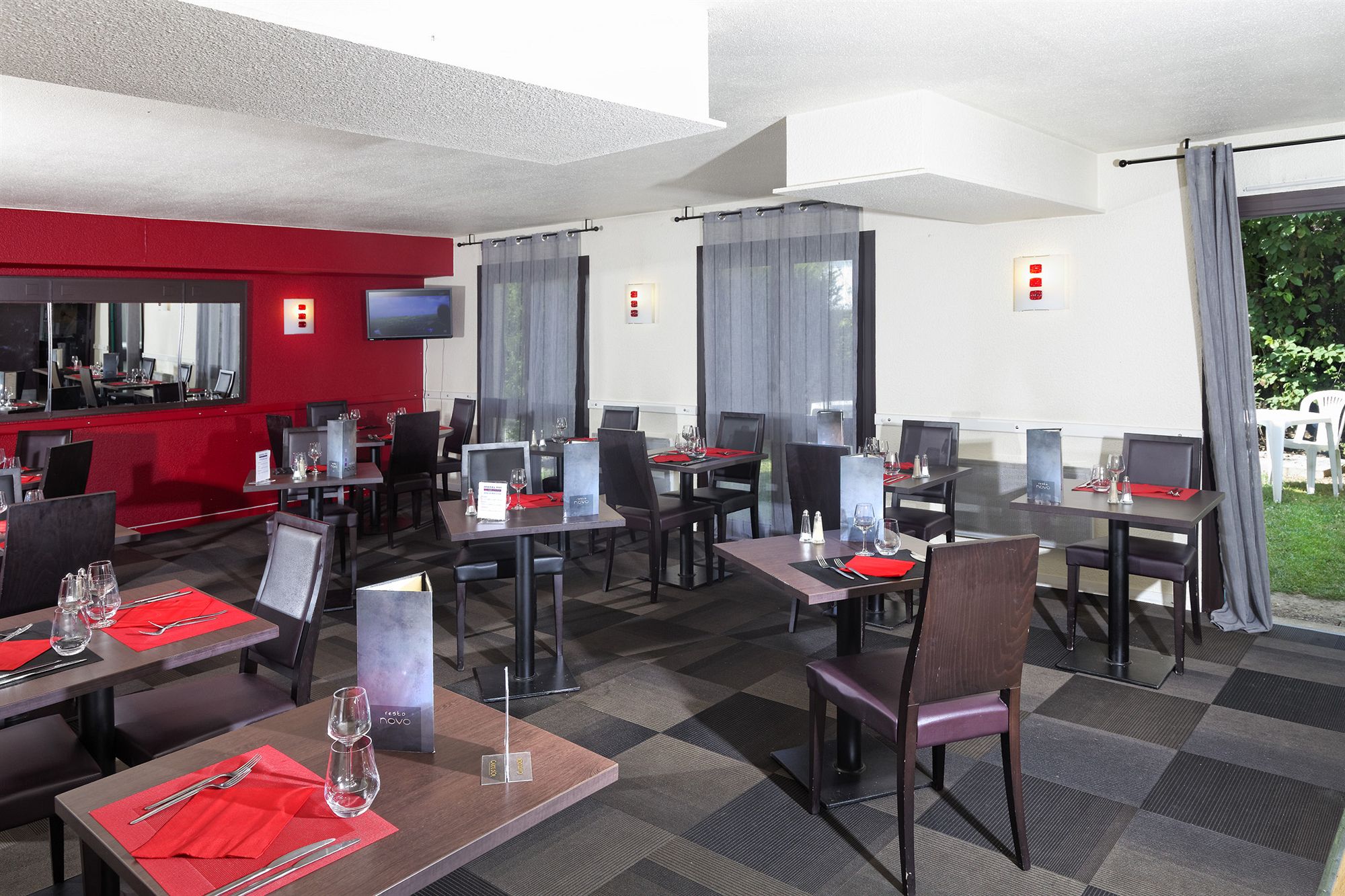 Фото Hôtel Inn Design Chartres Resto Novo