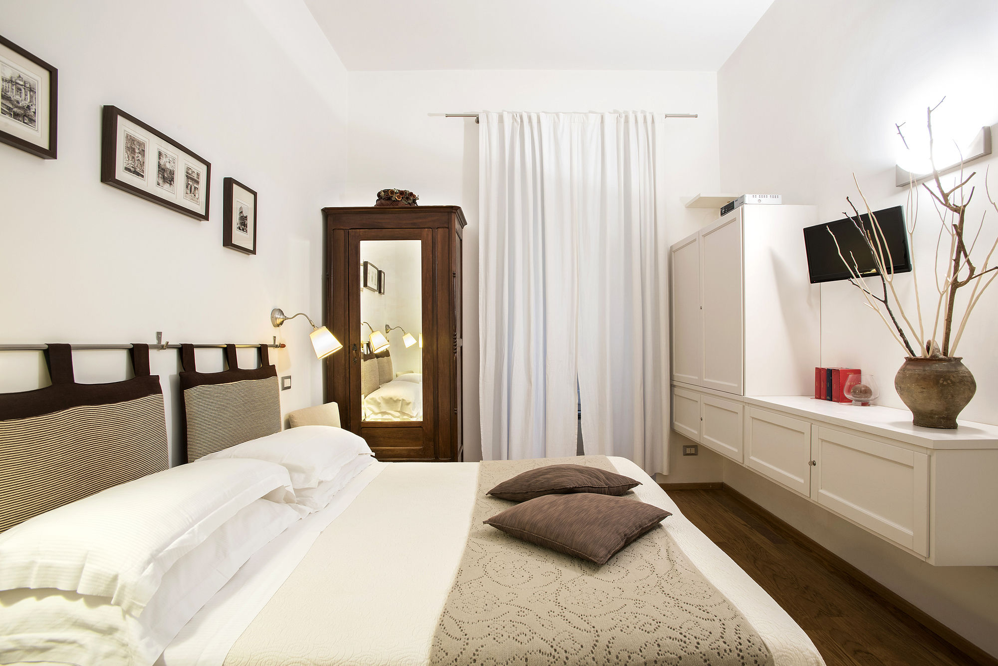 Фото Arco del Lauro Bed & Breakfast