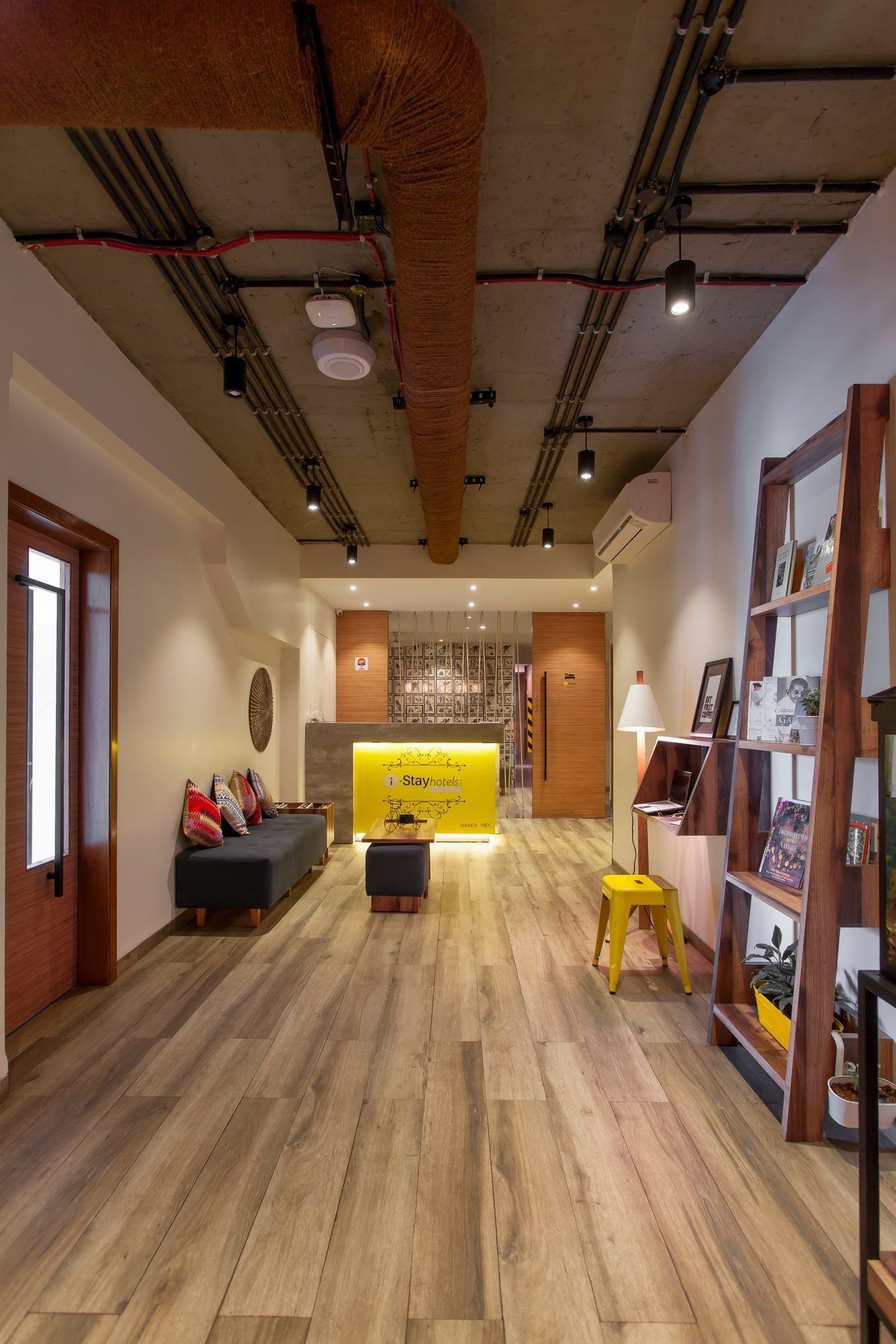 Фото IStay Hotels Andheri Midc