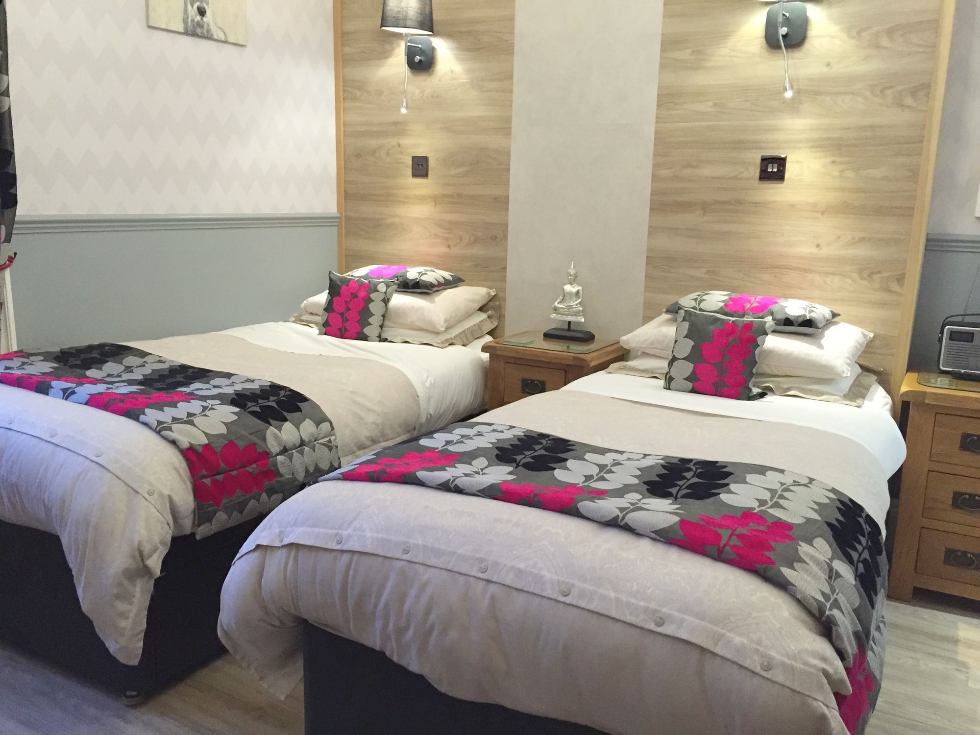 Фото Lauderville Guest House