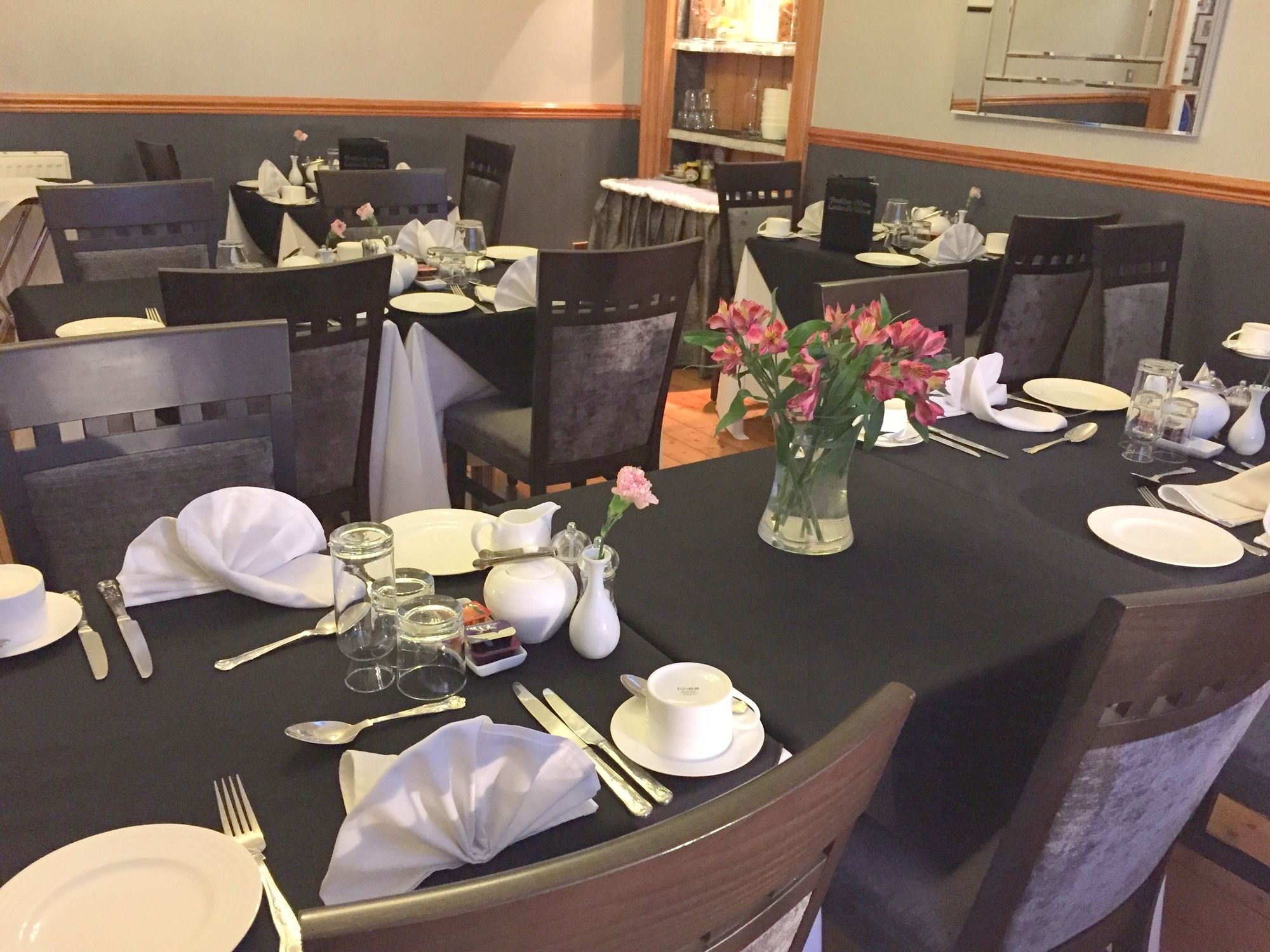 Фото Lauderville Guest House