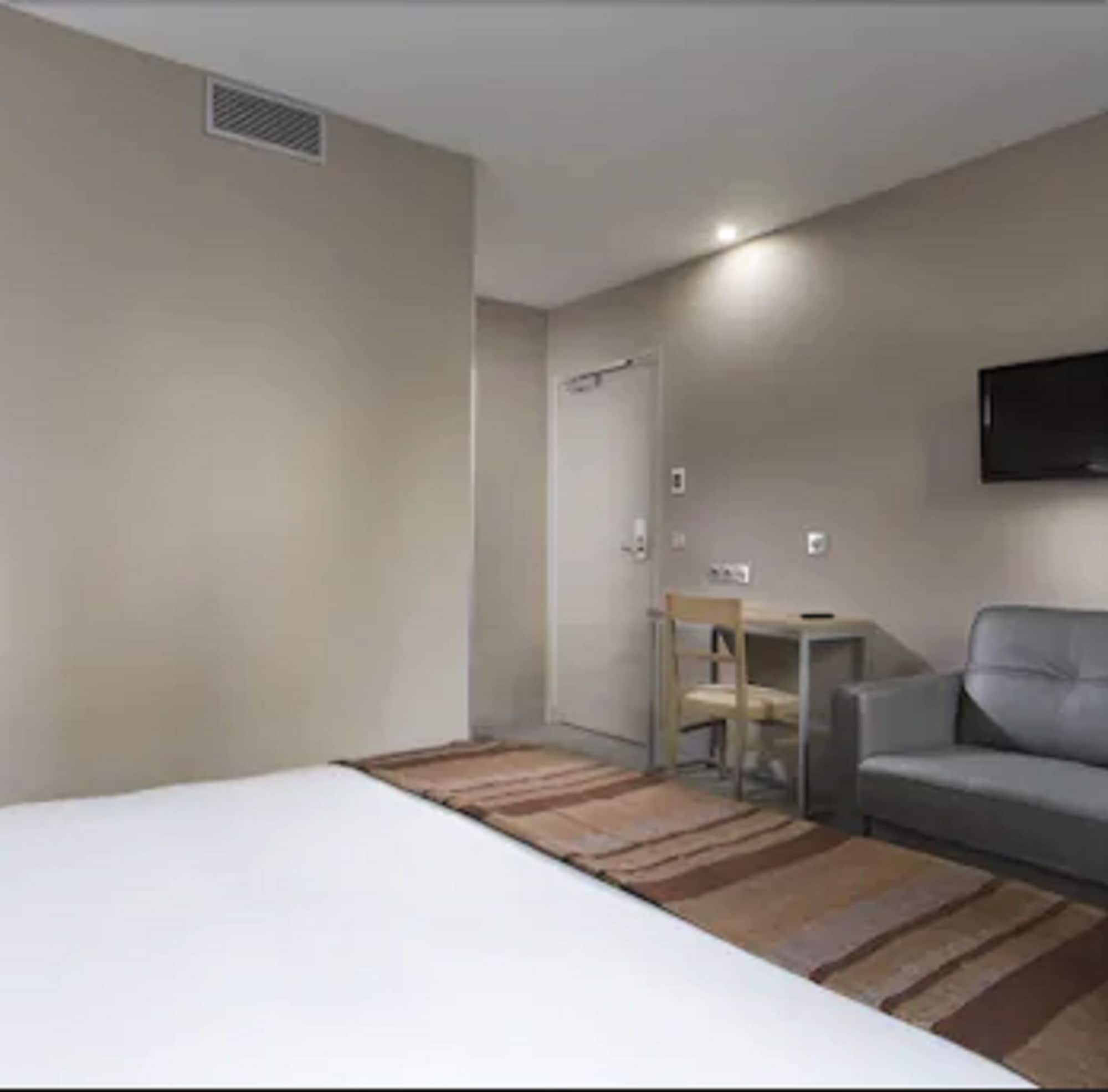 Фото Hotel Riviera Elysées