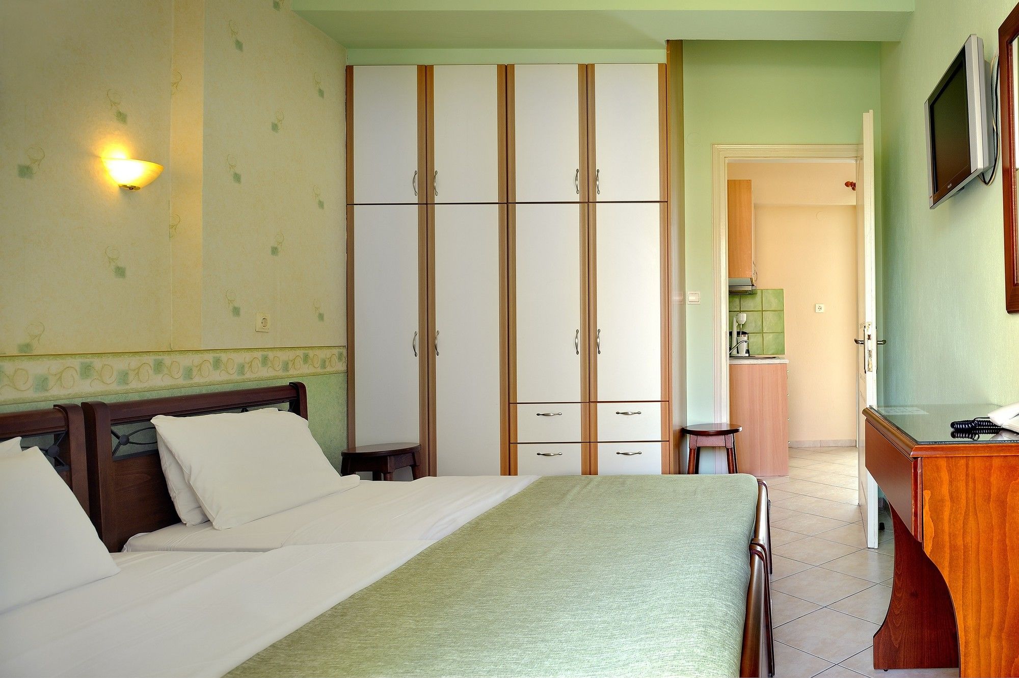 Фото Nantin Hotel Ioannina