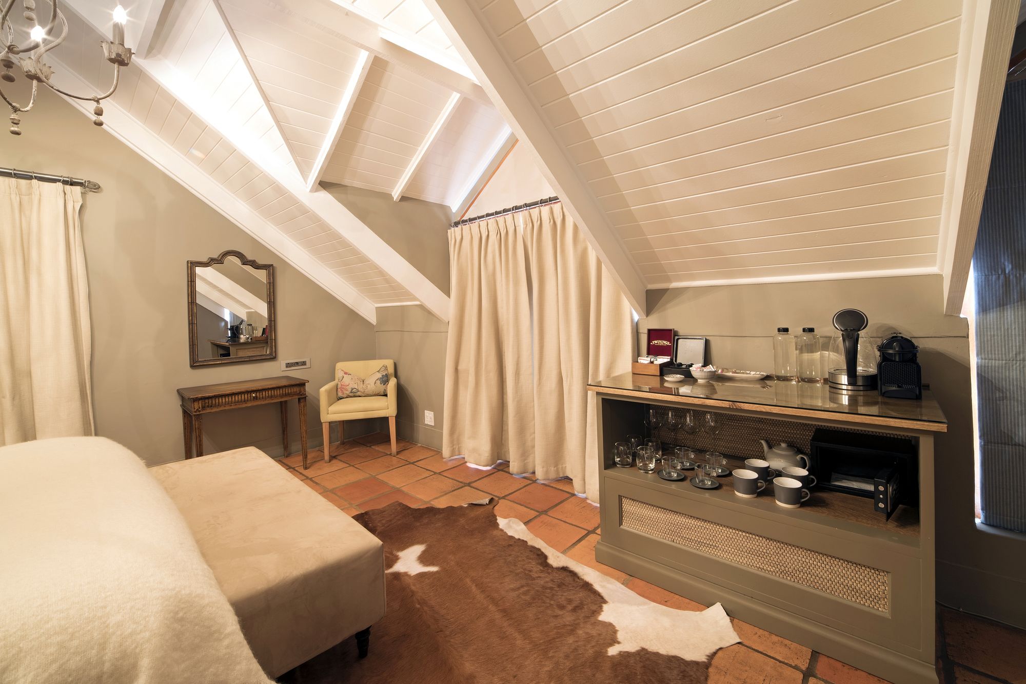 Фото Avondrood Guest House