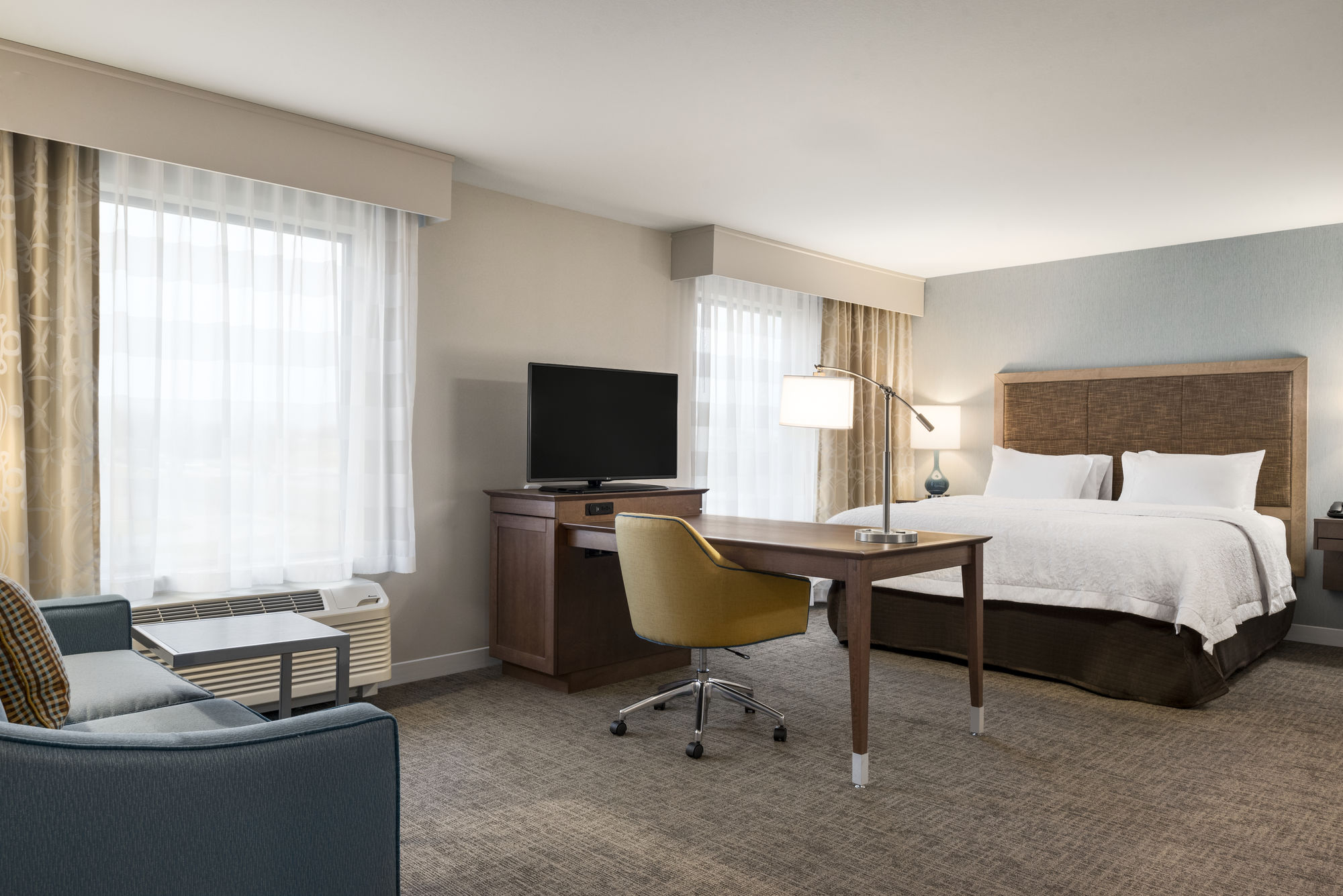 Фото Hampton Inn Lincoln Airport