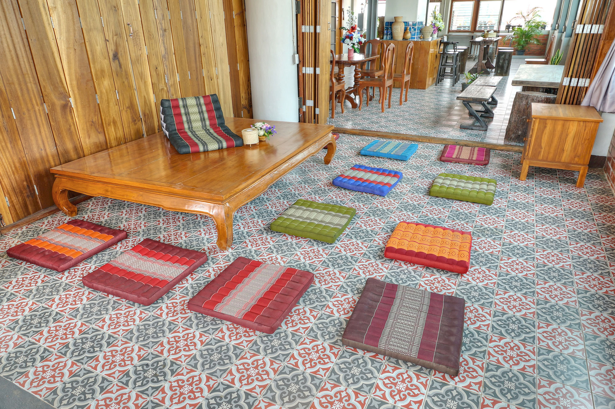 Фото Saengpanya Home Boutique Hotel