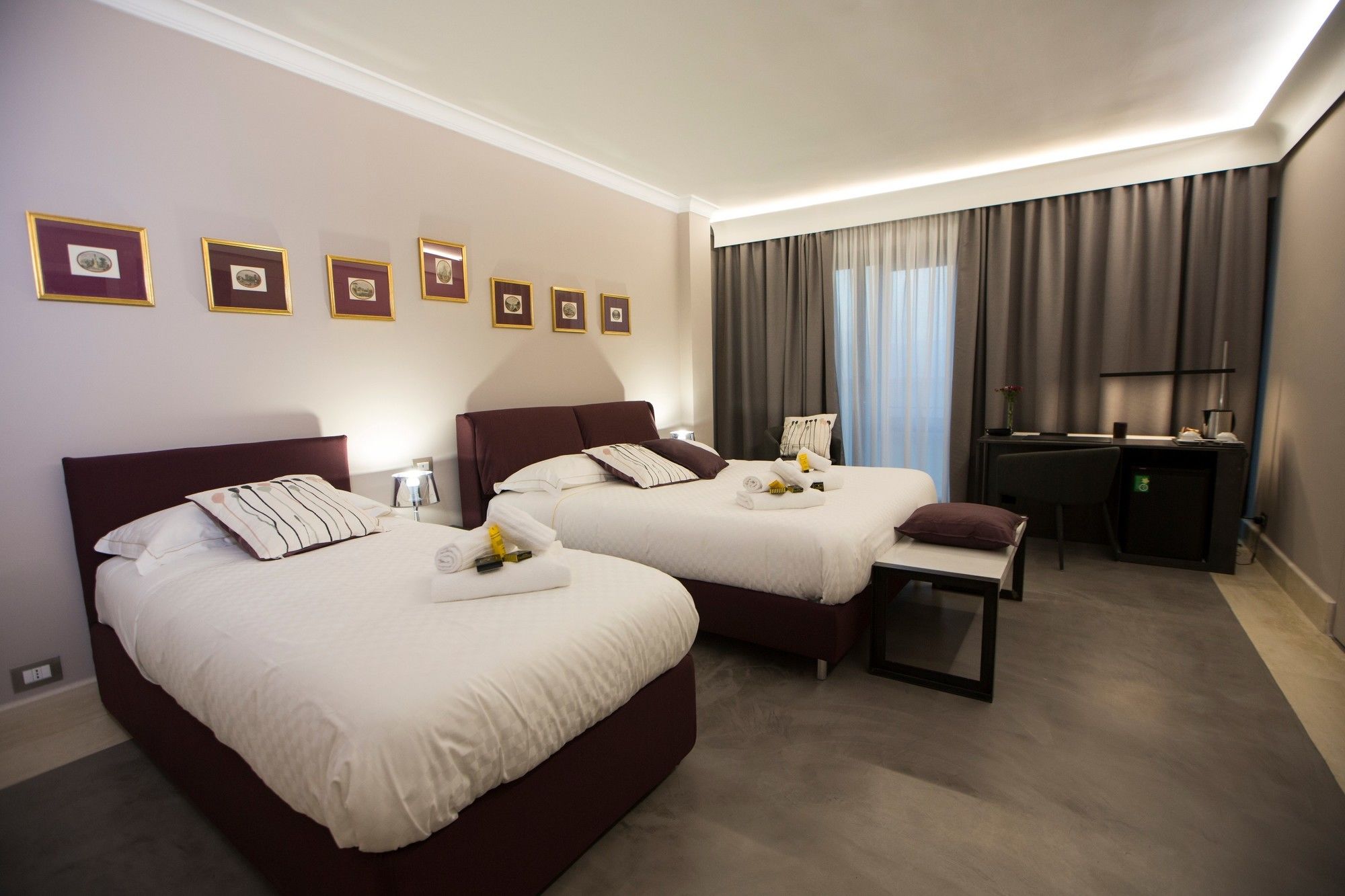 Фото отеля 1