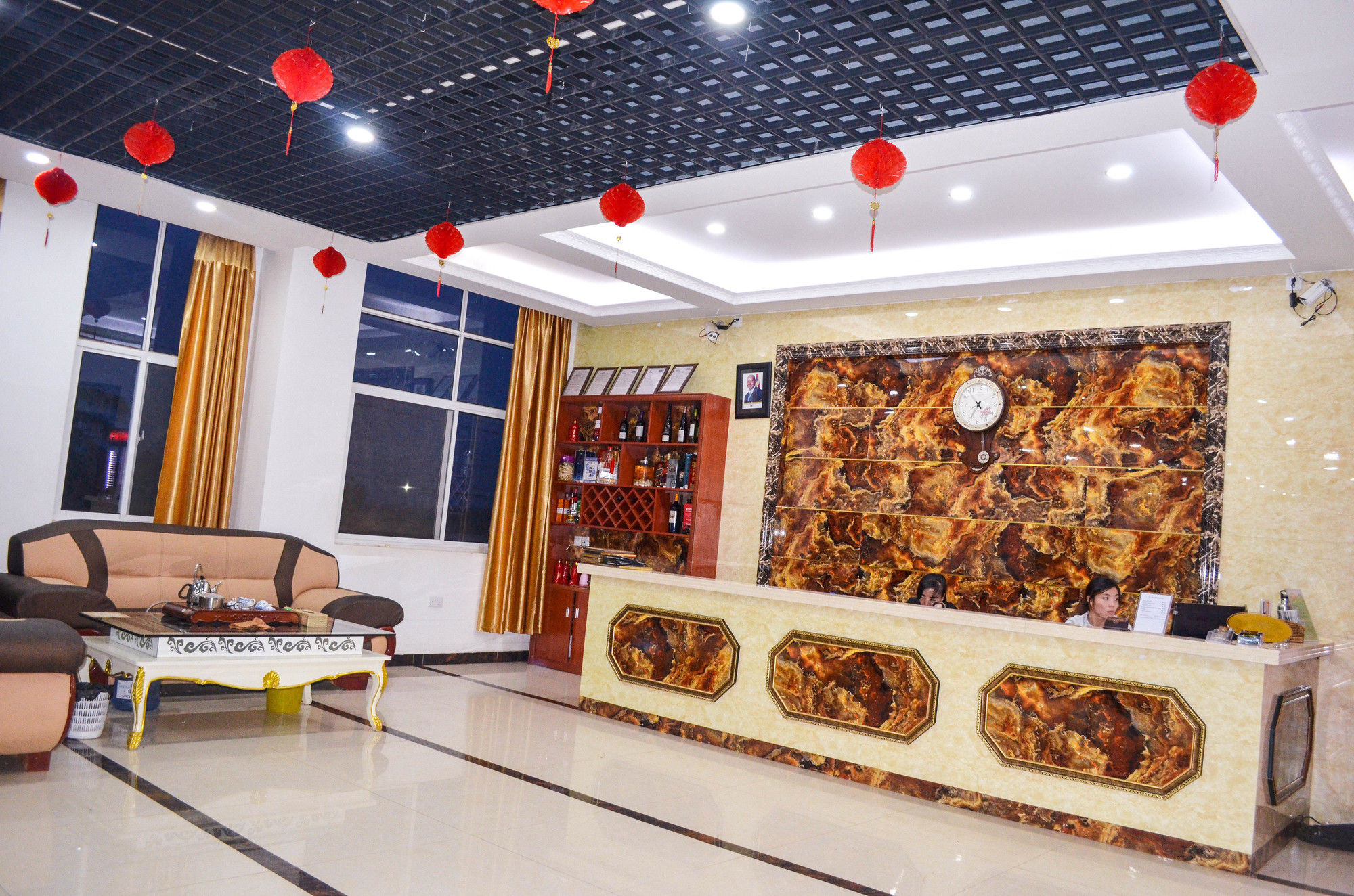 Фото Chinese Business Hotel