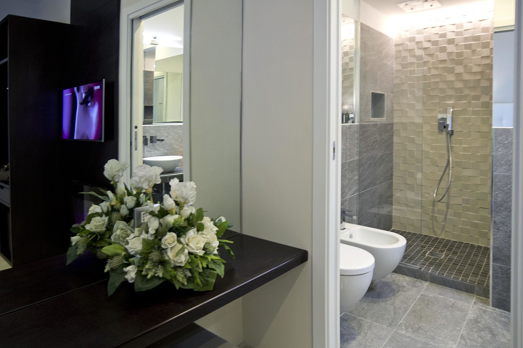 Фото Roman Holidays Boutique