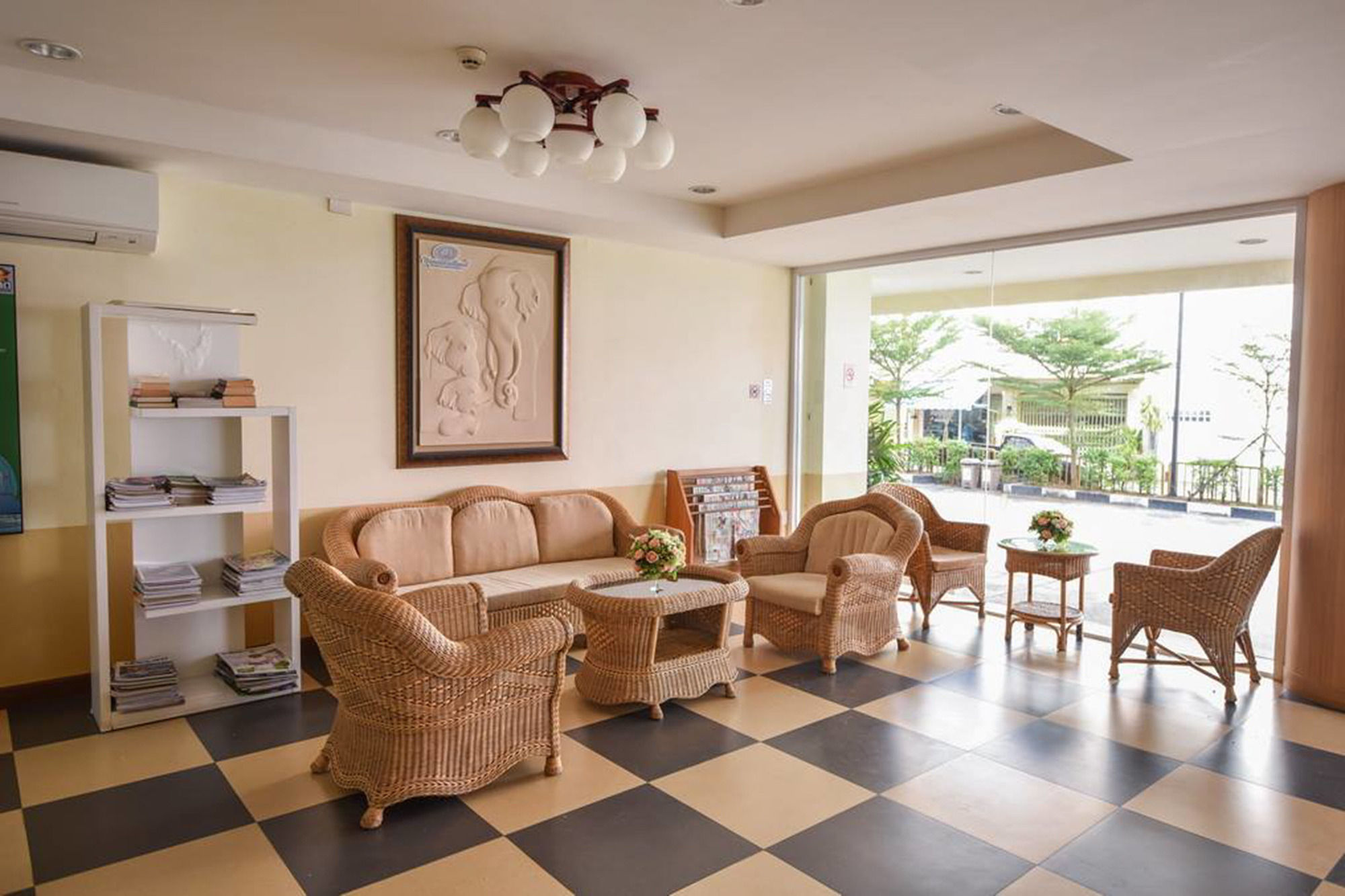 Фото Trat Center Hotel