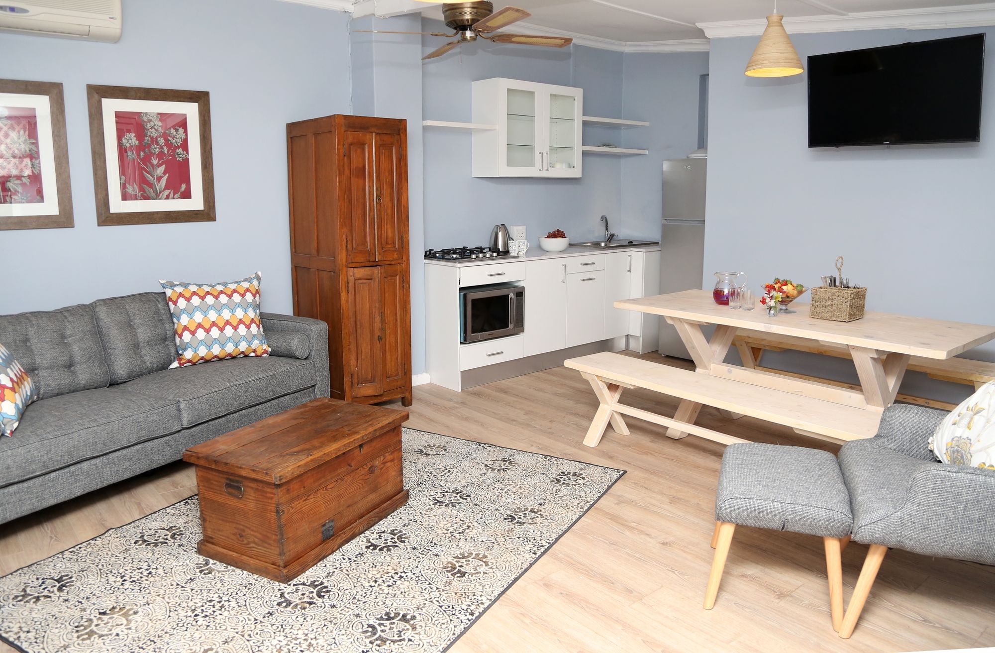 Фото Newington Place