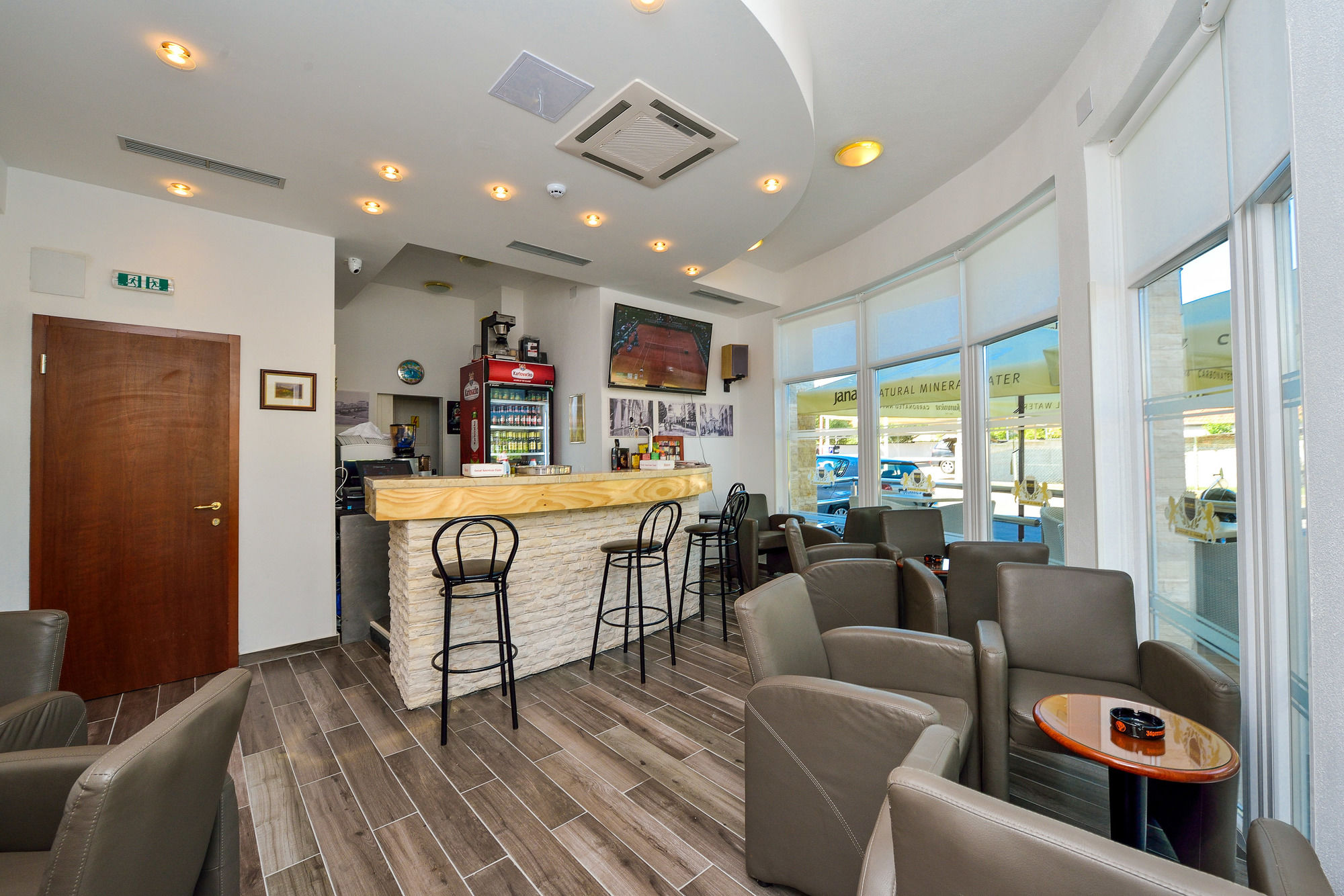 Фото Hotel ZaDaR