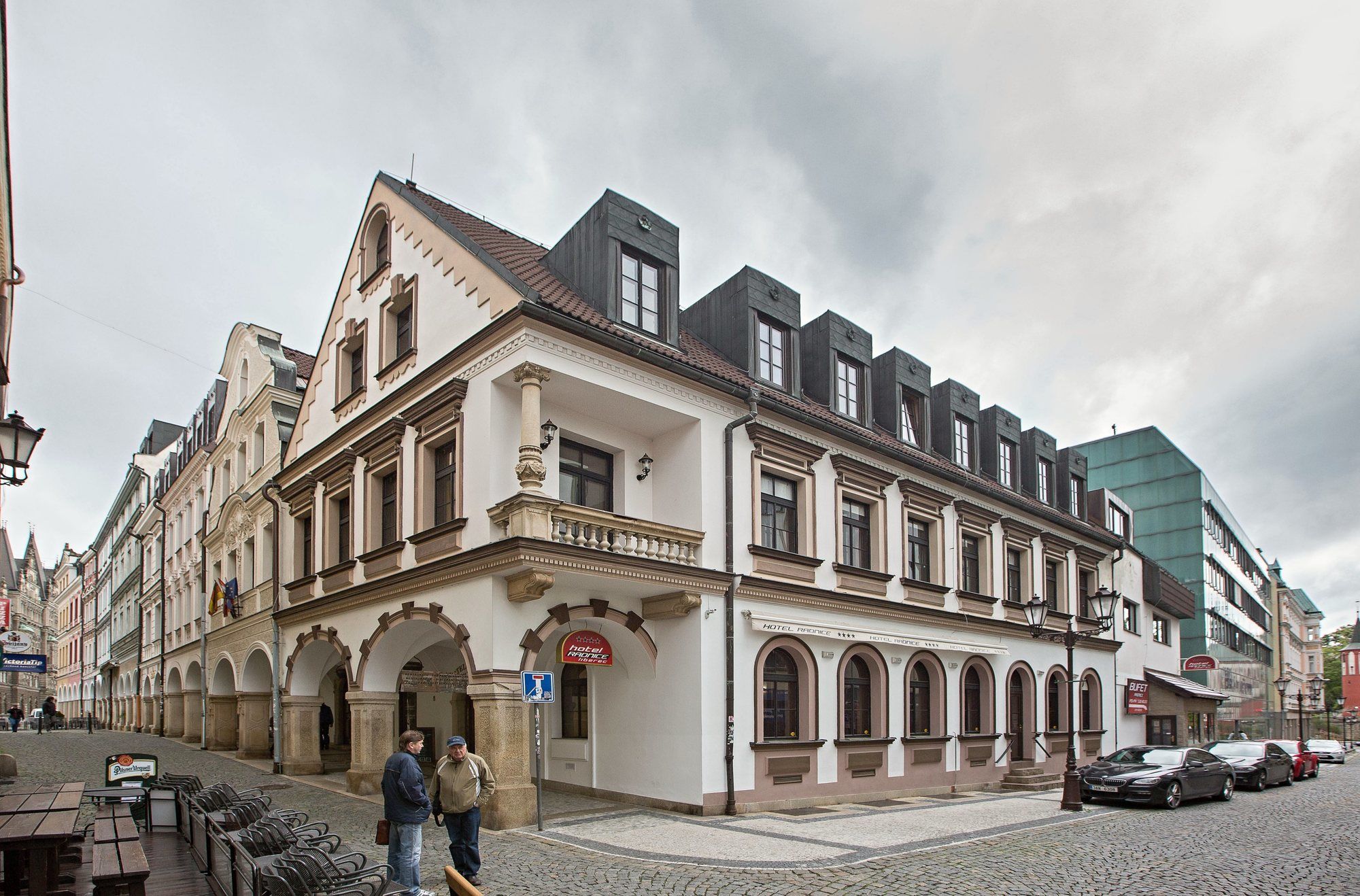 Фото отеля 1