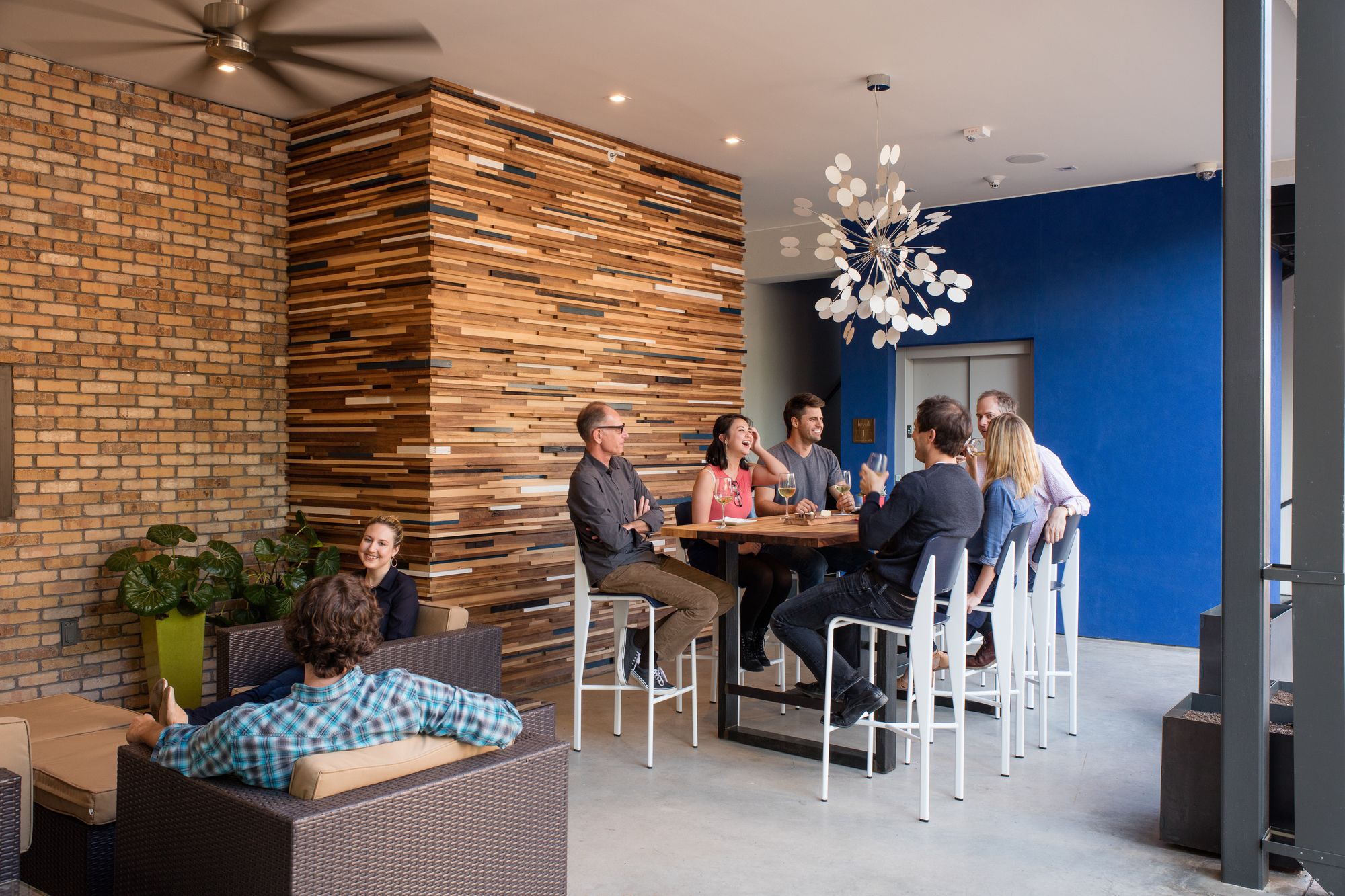 Фото The Frances Modern Inn