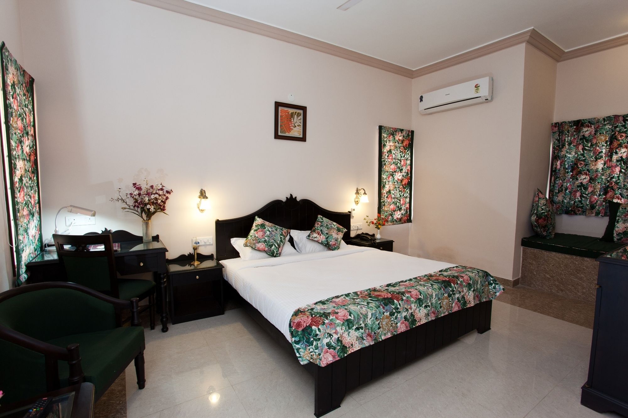 Фото Mulberry Araliayas Resort & SPA