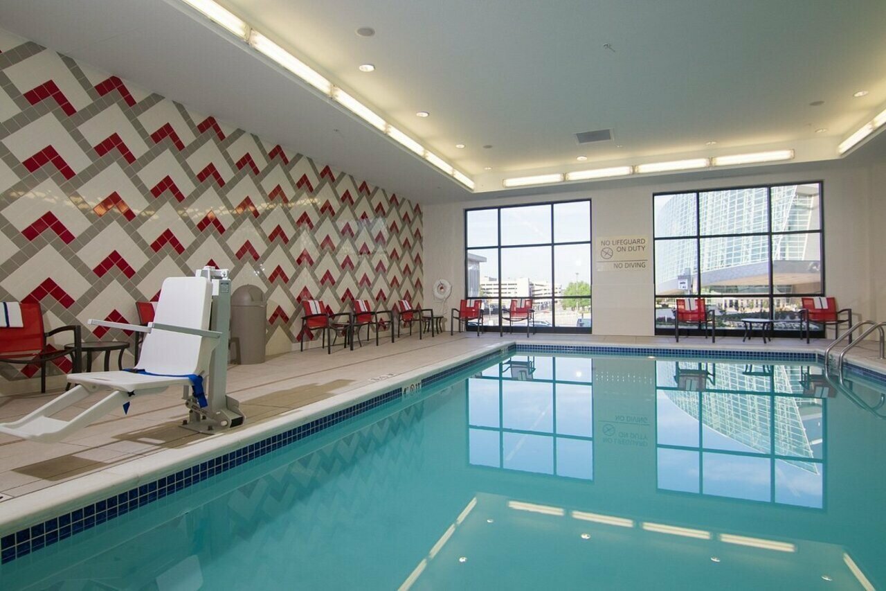 Фото Hampton Inn & Suites Tulsa Downtown