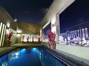 Гостиница Ashton Hotel