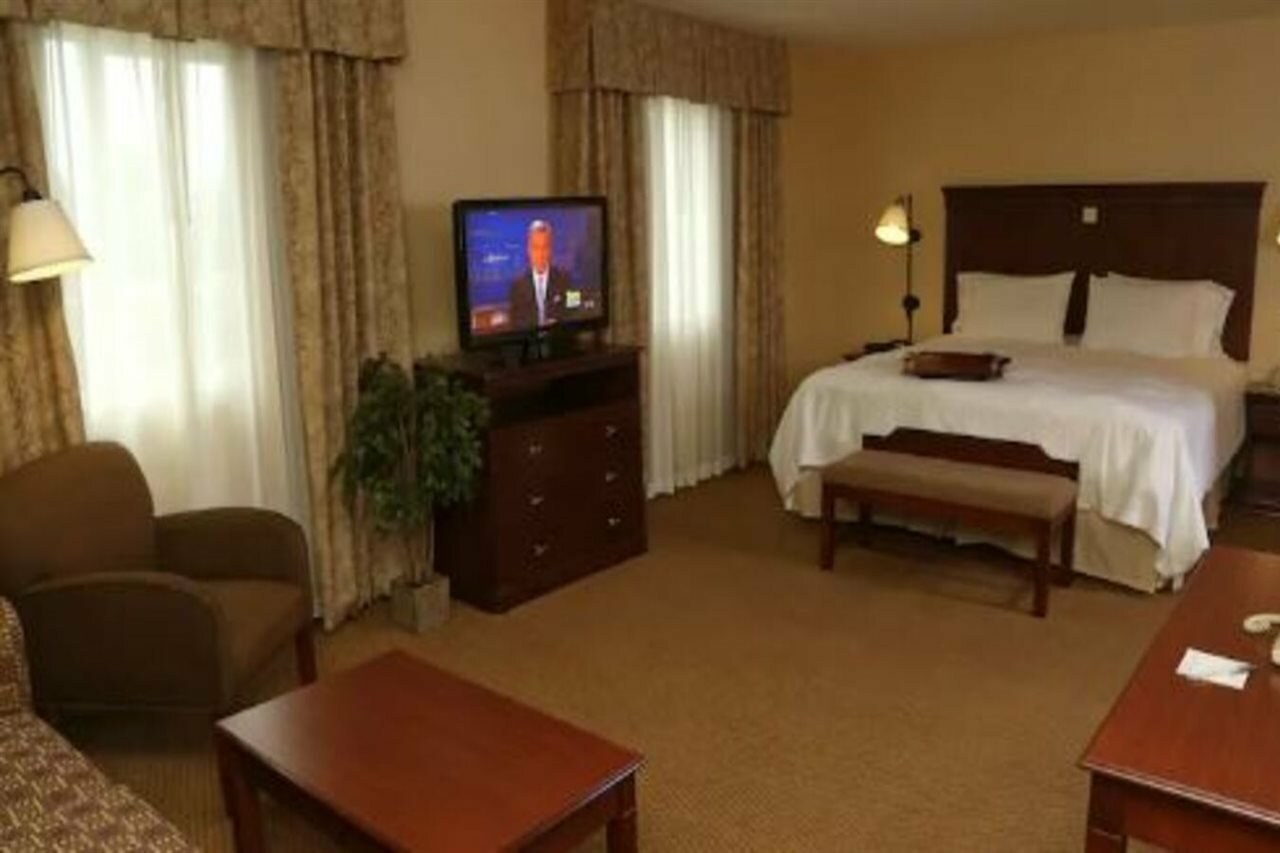 Фото Hampton Inn & Suites Burlington