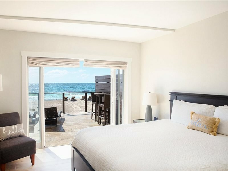 Фото Sun Tower Hotel & Suites on the Beach