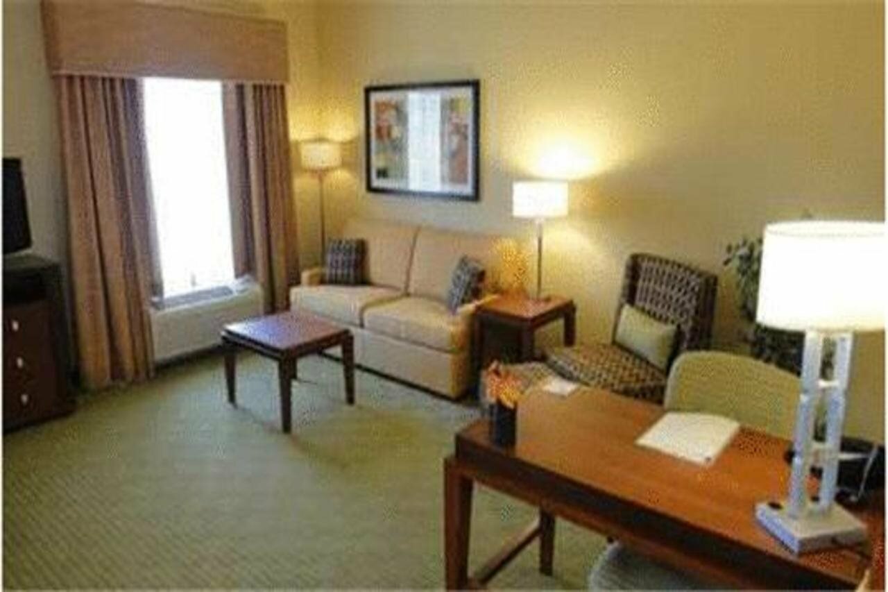 Фото Hampton Inn & Suites Riverside/Corona East