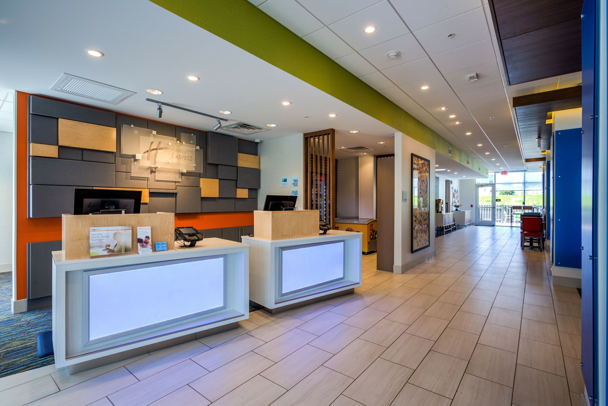 Фото Holiday Inn Express & Suites Reedsville - State Coll Area, an Ihg Hotel