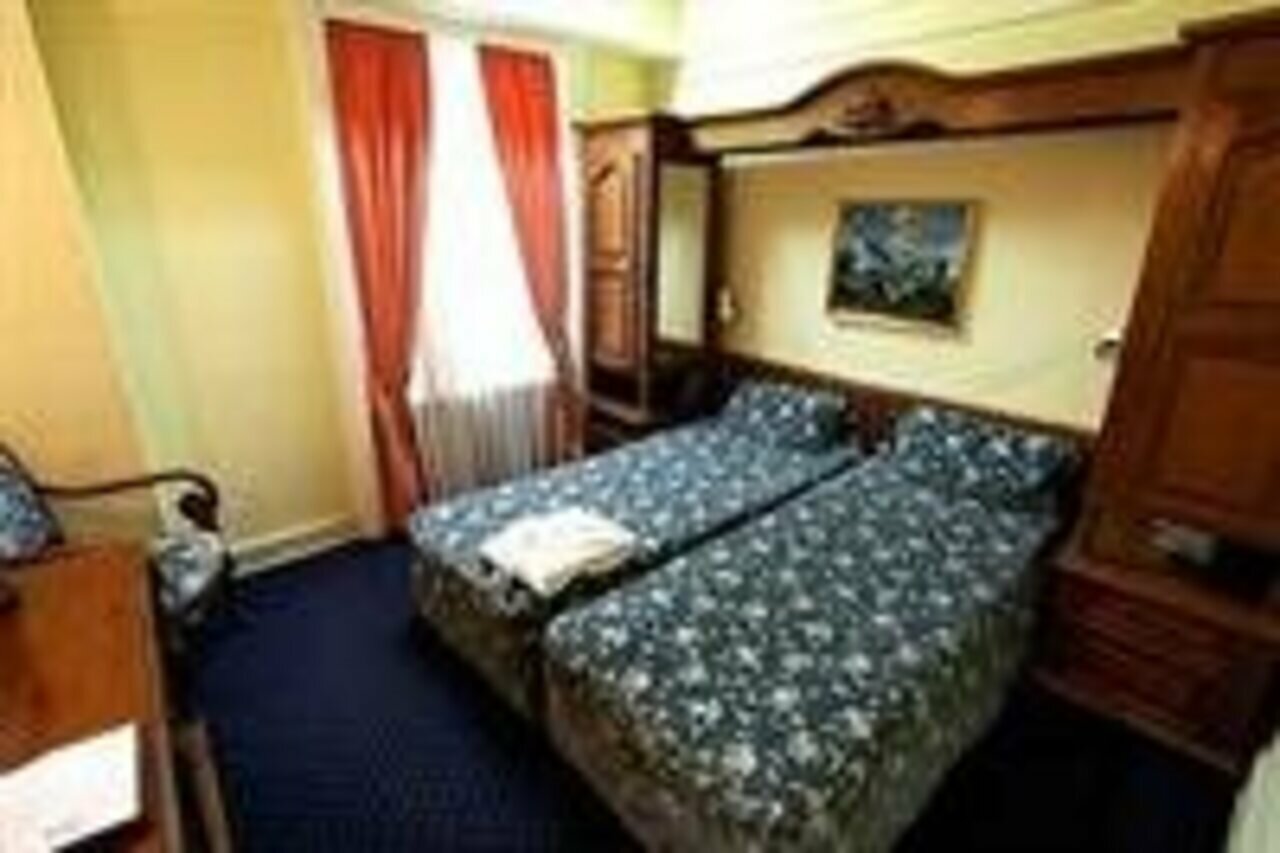 Фото Introvert Maria Luisa