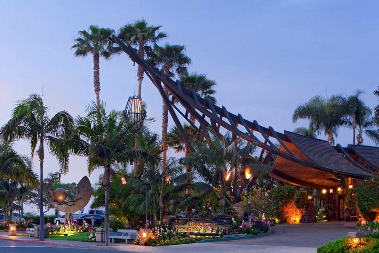 Фото Humphreys Half Moon Inn