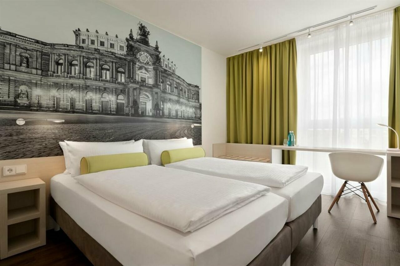 Фото Super 8 by Wyndham Dresden