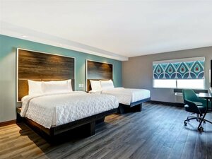 Гостиница Tru by Hilton Edmonton Windermere