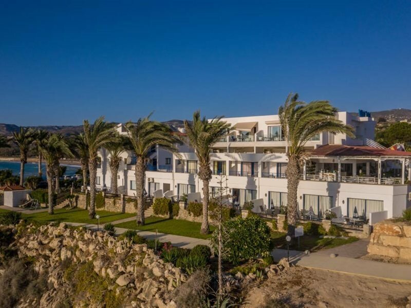 Фото Vrachia Beach Hotel & Suites - Adults only