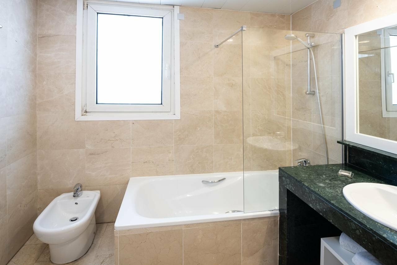 Фото Catalonia Bristol