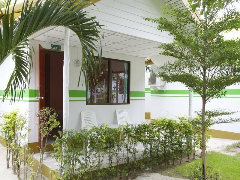 Фото Lime & Soda Beachfront Resort