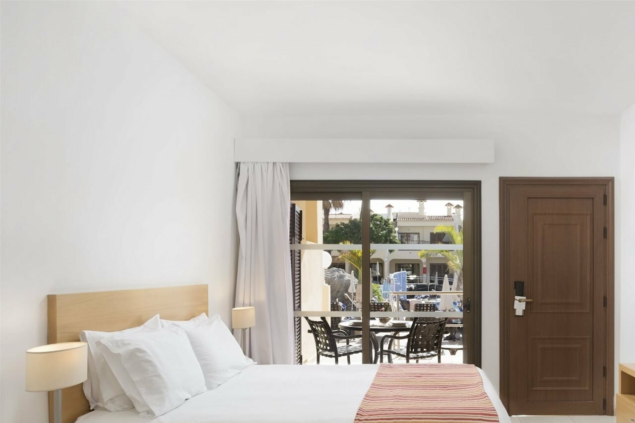 Фото Royal Sunset Beach Club