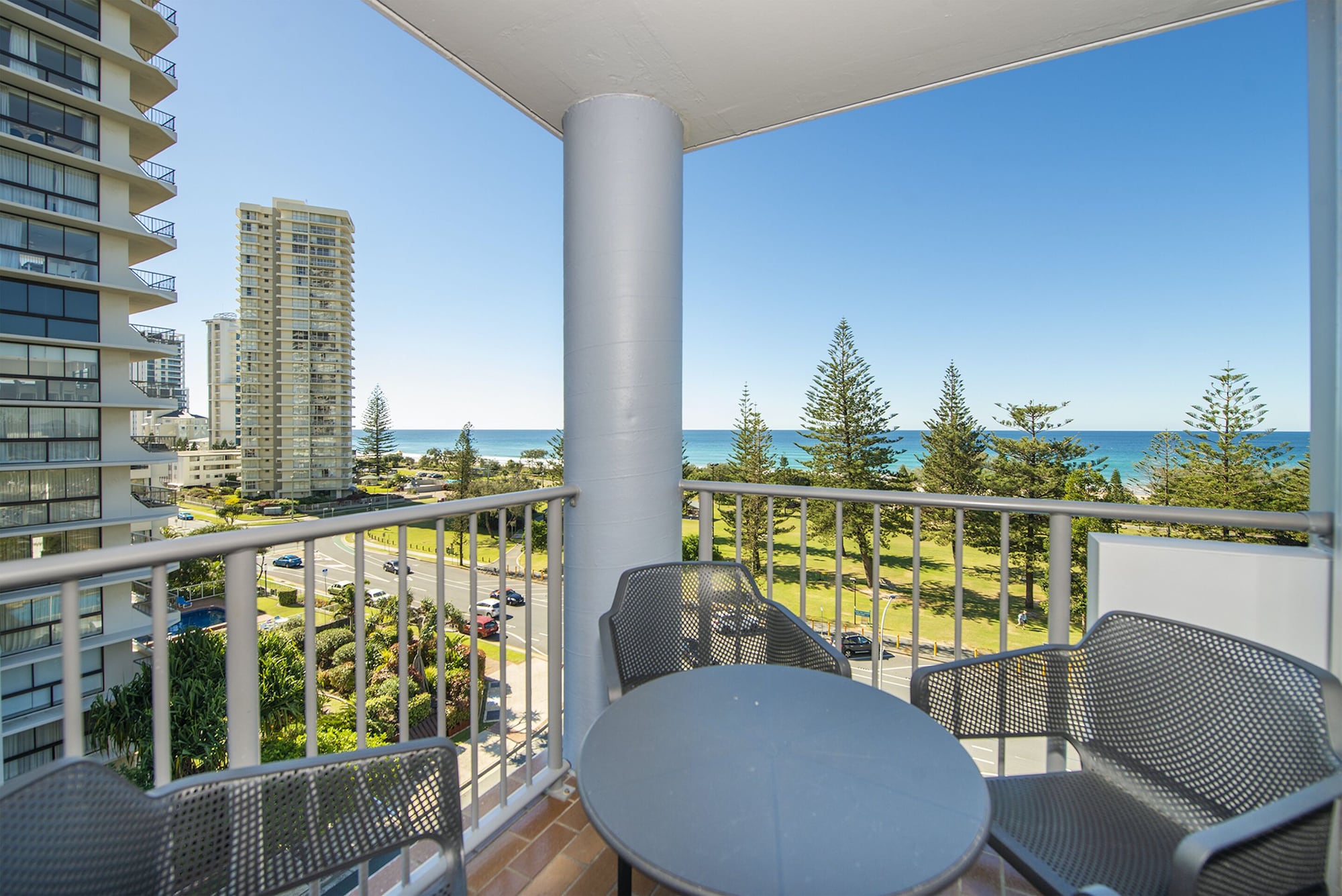 Фото Sandpiper Apartments