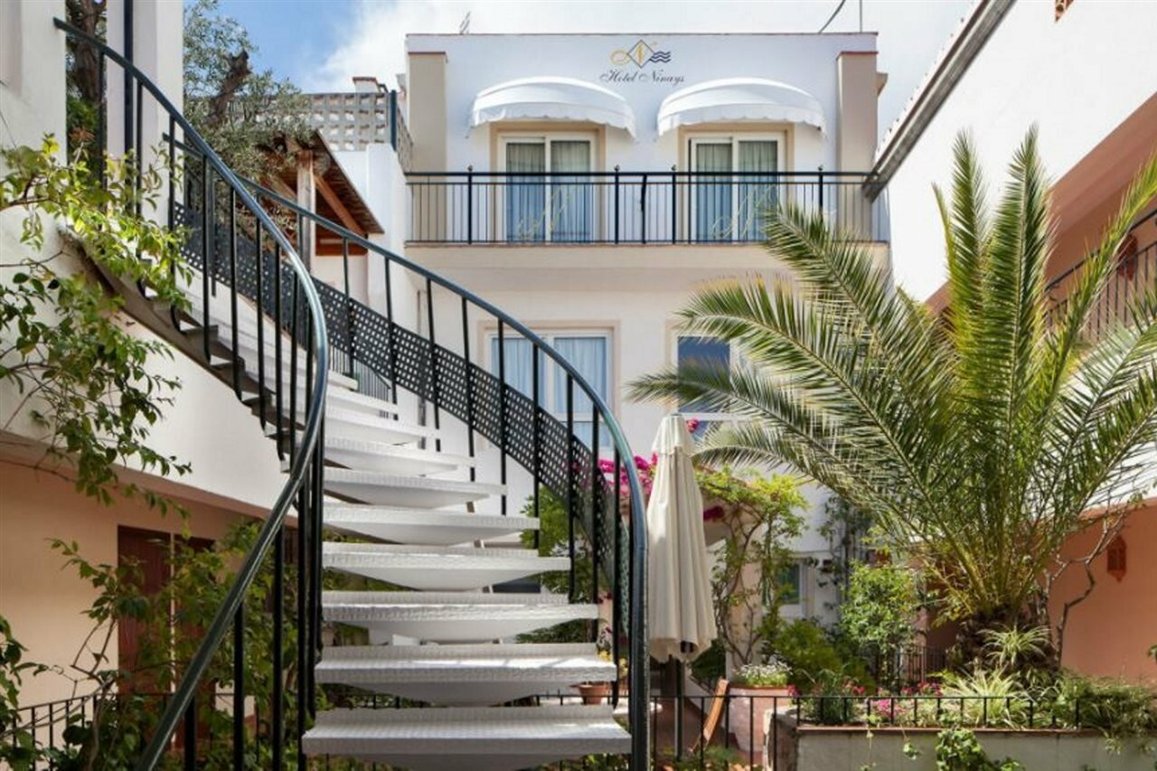 Фото Hotel Ninays