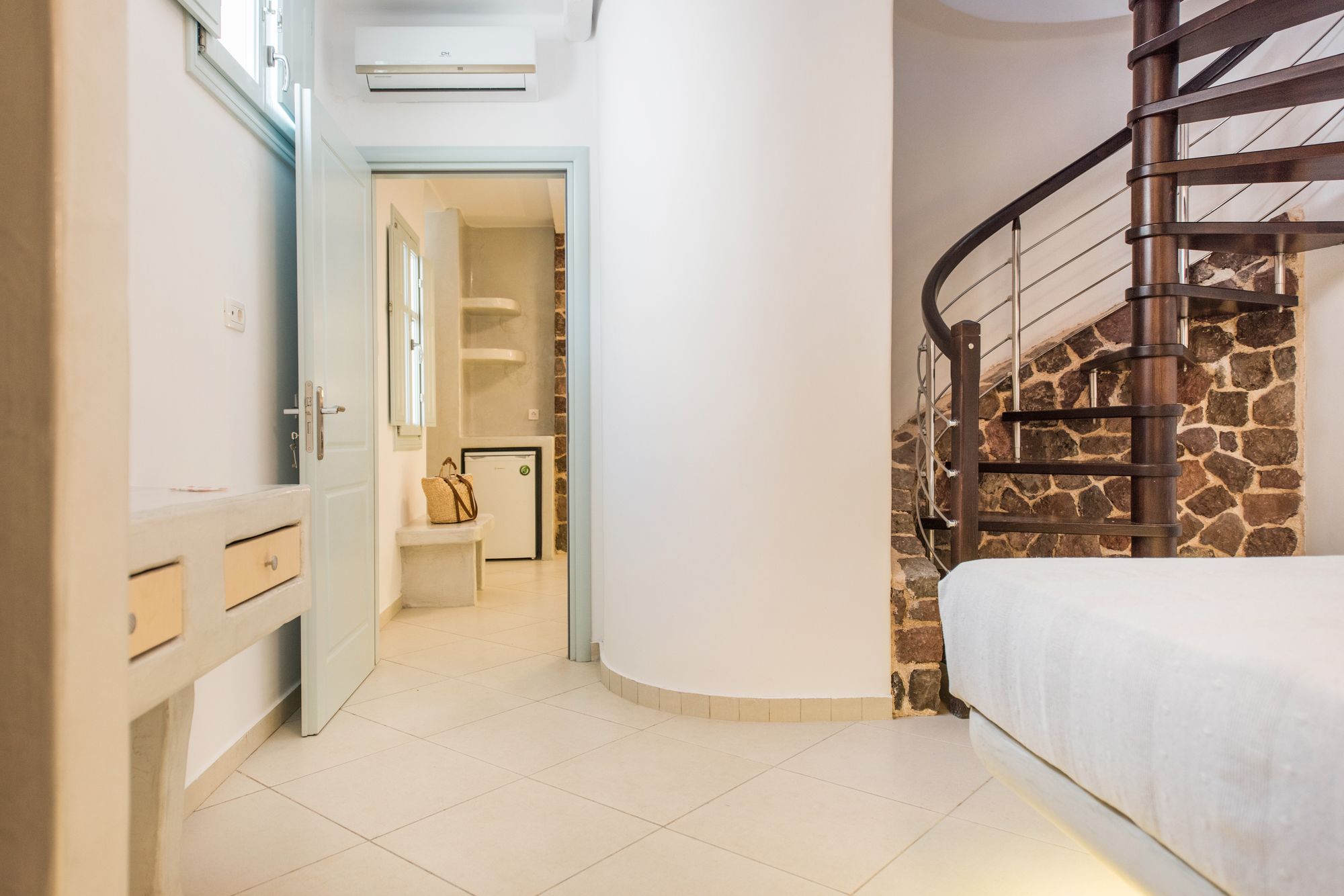 Фото Secret Earth Santorini