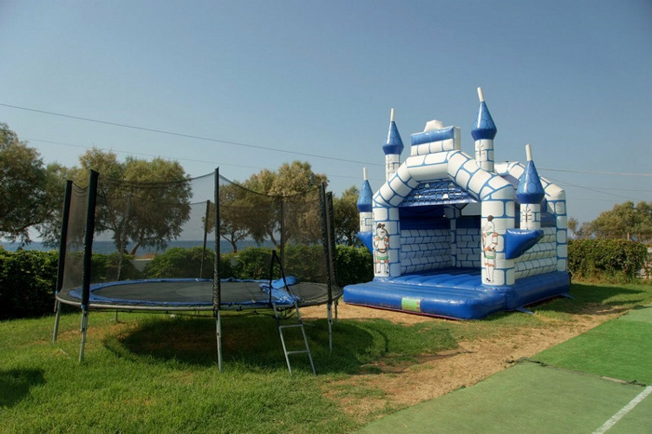 Фото Oasis Hotel