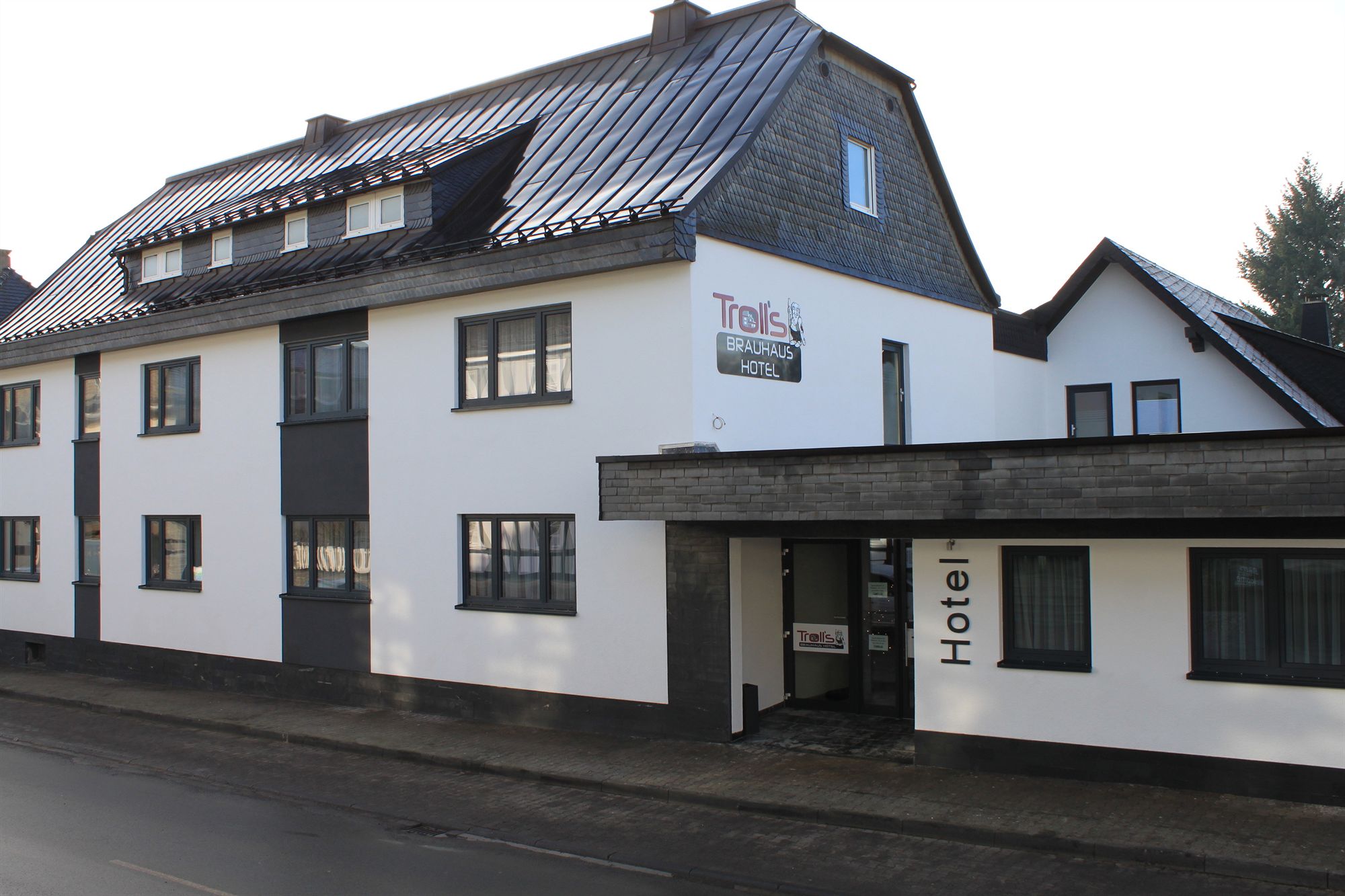 Фото Troll's Brauhaus Hotel