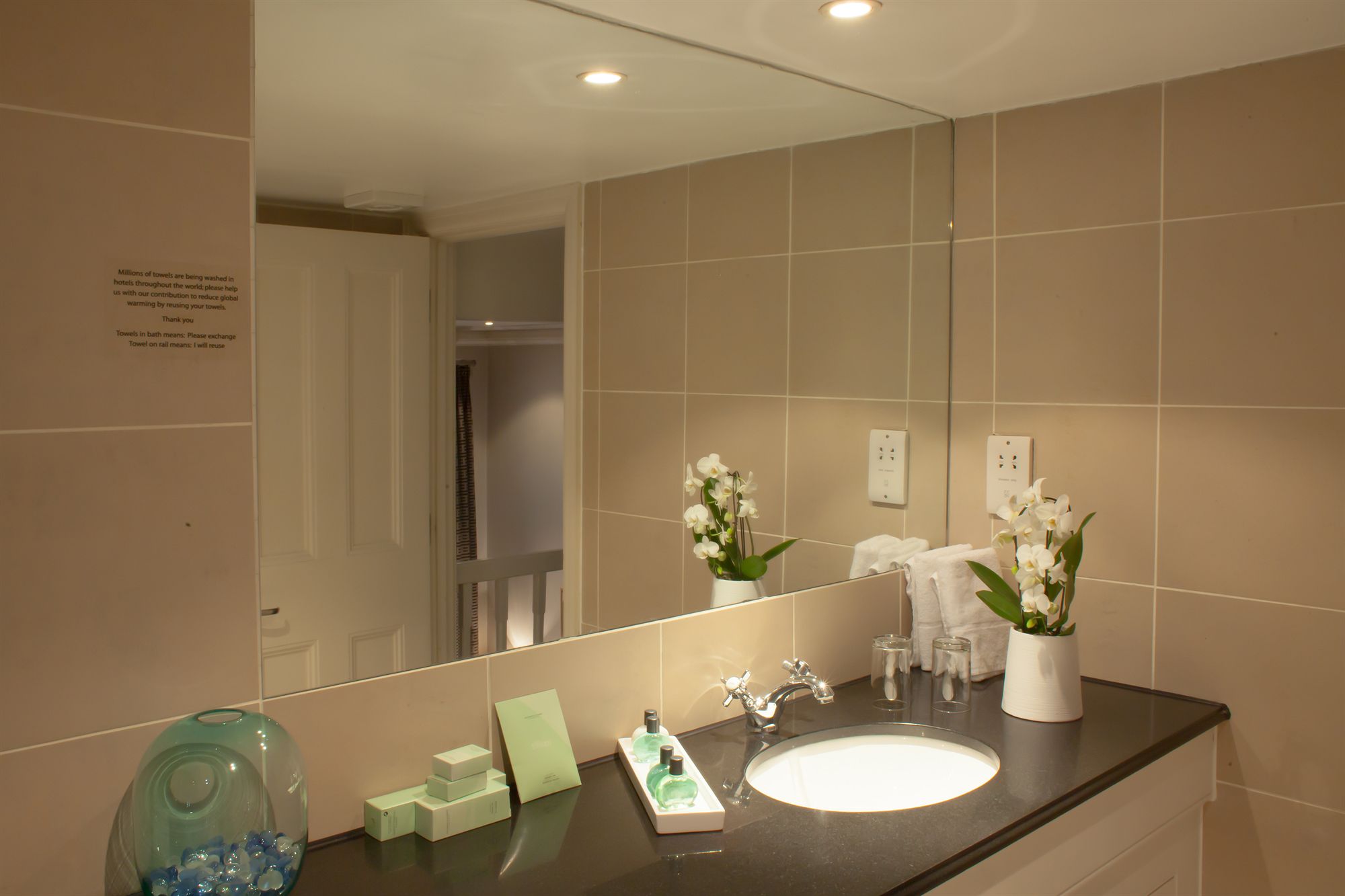 Фото 54 Queens Gate Hotel