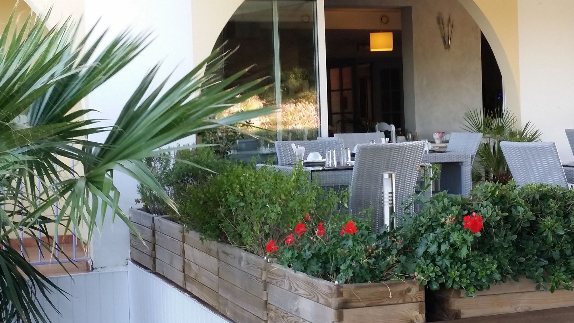 Фото Hotel Athéna